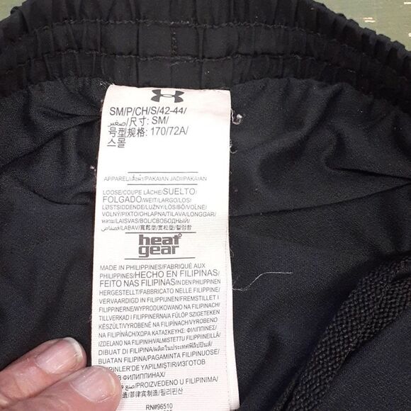 Under Armour black shorts, size SM/P & Sm.gray Under Armour Breast cancer T. - Picture 5 of 7